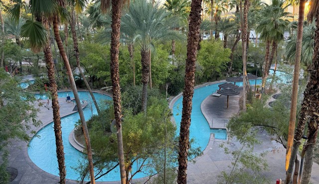 Ultimate Tahiti Village – Huge 2BR Apt with Balcony, Sleeps 8, Pool Oasis