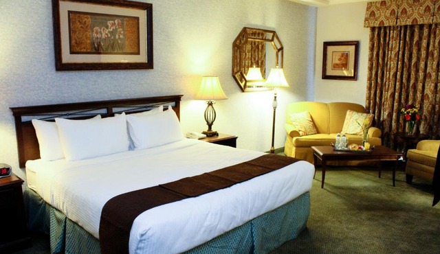 University Square Hotel
