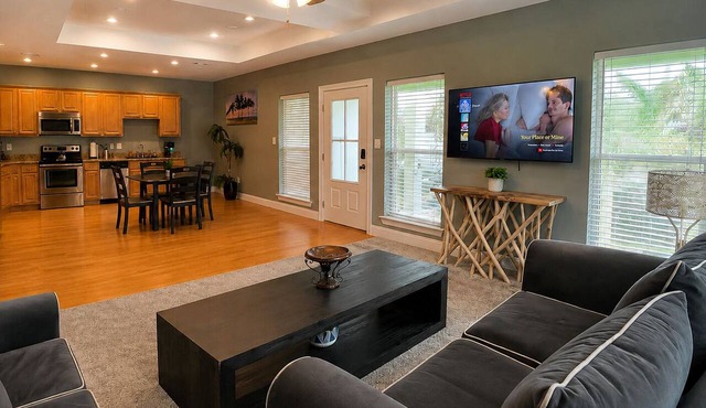 Unwind After Work · 3BR 2BA · King Beds · W/D in Moss Point