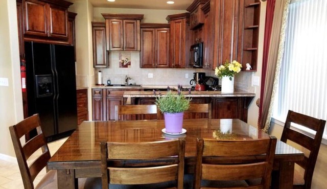 Upscale 4 Bedroom Castro Valley Villa in Castro Valley