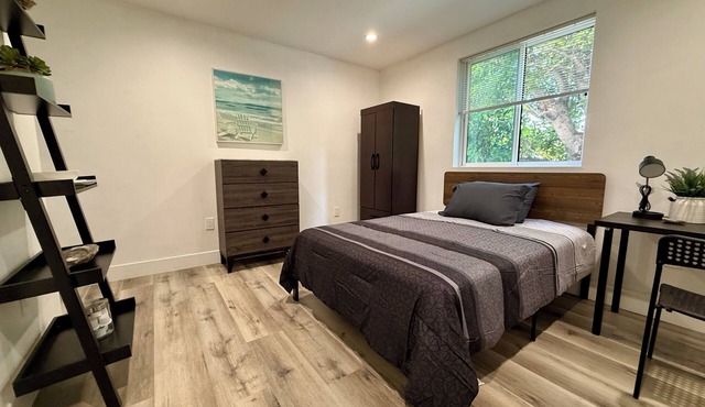 USC Private Suite & Bath/Long-Term/Utilities, Wi-Fi & Laundry Incl. 4m to campus