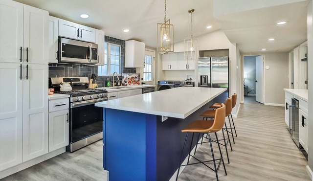 Valley home Garden Grove & Restoration Relocation