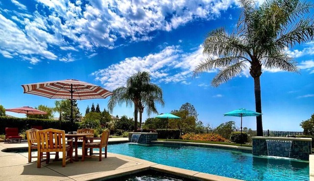 Valley View · Rocklin Paradise: Pool, Hot Tub, Botchy Ball!
