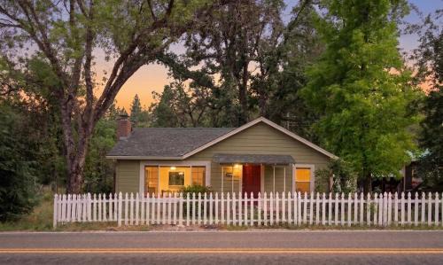Vans Yosemite Garden Cottage