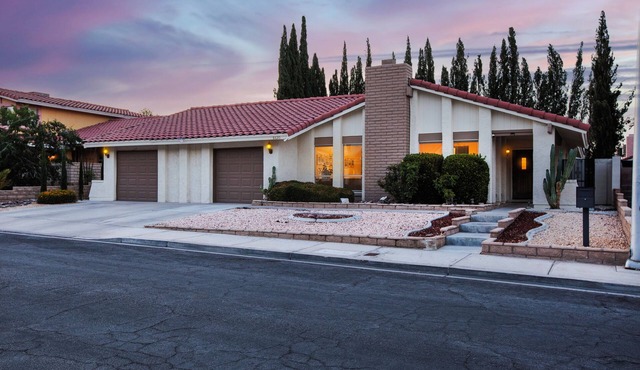 Vegas Vacation Villa - 20 minutes to strip & hiking