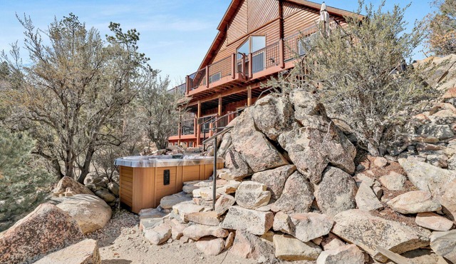 View On the Rocks | Scenic Mountain Oasis with Hot Tub, Fire Pit and Game Room