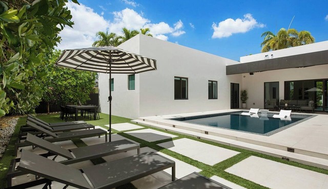Villa Coral Wave in Miami
