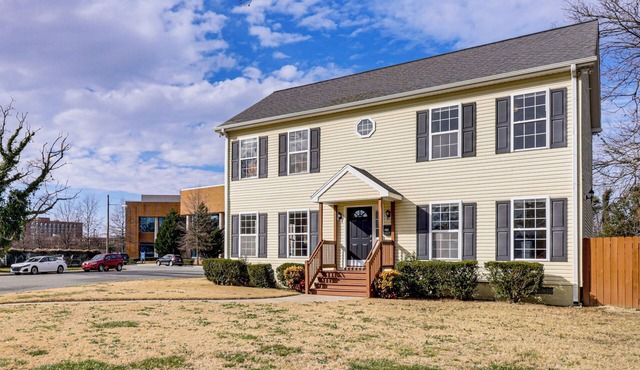 Walk to Dtwn & Campus! Spacious Hampton Home in Hampton