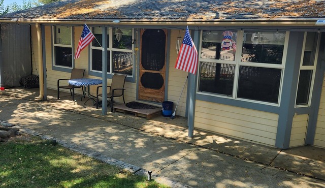 Walk to Old Town Folsom-Duplex-Unit B