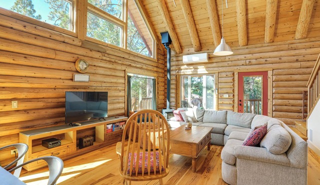 Walk to Pine Mountain Lake: Spacious Family Cabin