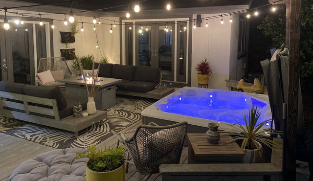 Warm, Family home near the Beach, Pier and Shops