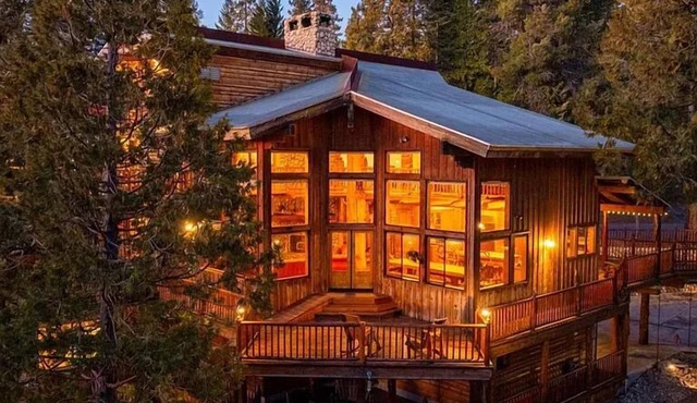 Waterfall Lodge ~ Yellowstone Vibes + AC + Space
