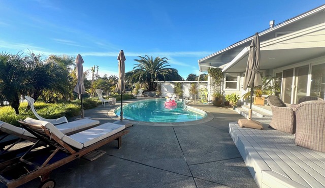 WATERFRONT 5-bedroom villa in San Rafael with Hot Tub and Heated Pool