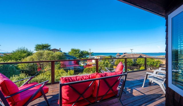 Welcome to 'Ocean Oasis' Located on Park Hill in Cambria!