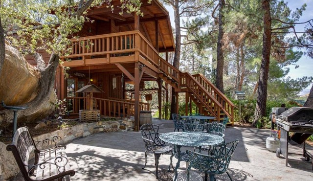 Whispering Pines Lodge
