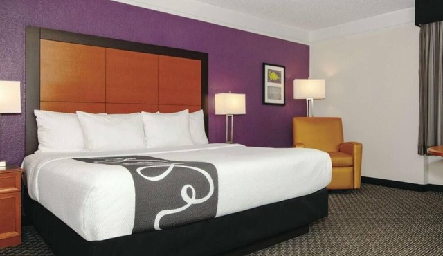 Wonderful Place! 2 Family-friendly Units, Near Toyota Arena! Free Parking!