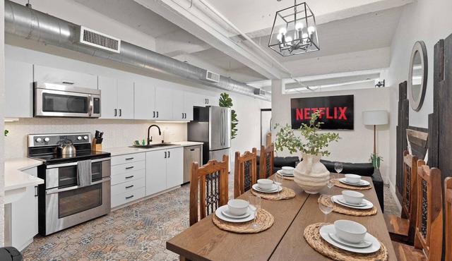Woolworth Loft - Stylish Gaslamp Stay | Sleeps 8! in San Diego