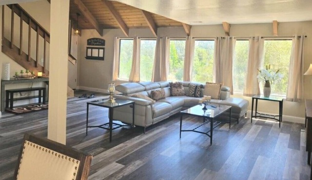 Yosemite Cheerful Home With Lake View