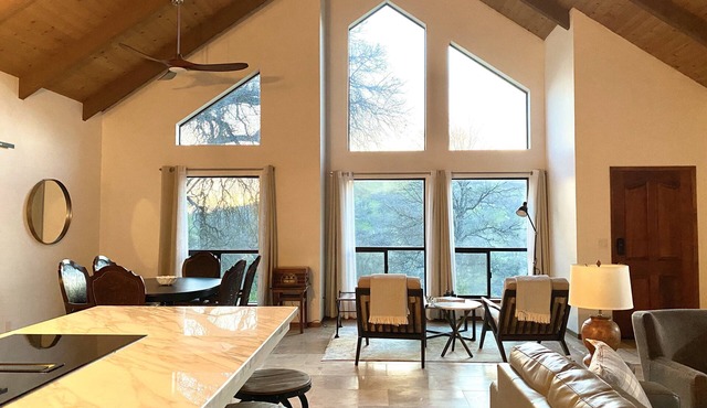 YOSEMITE VISITORS WELCOME TO THE MODERN RANCH HOUSE YOSEMITE
