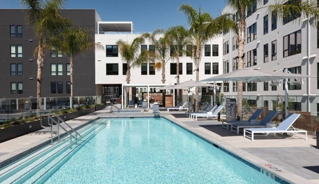 Your 1BR Escape with Pool, Gym & BBQ Awaits at Vasara