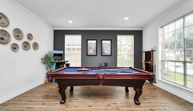 Your Charming Getaway w/Game Room & Pool Oasis in Houston