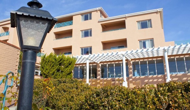 Your Home Away From Home! 2 Relaxing Units with Kitchen, Pool, Free Parking