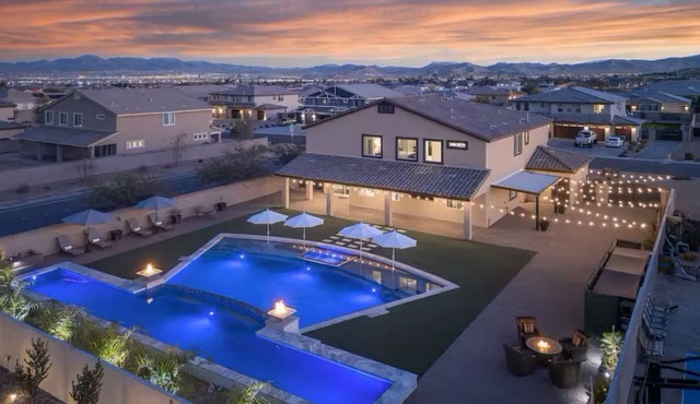 Your Private Vegas Resort: Pool, Casita, Sleeps 14