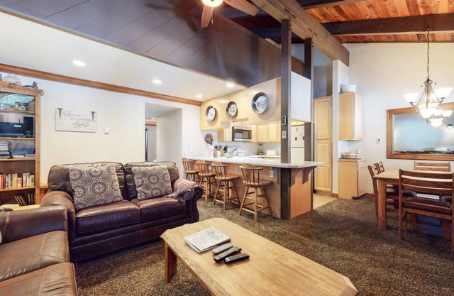107 m² Condo ∙ 2 bedrooms ∙ 8 guests