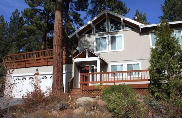 Dog OK, Hot tub, great hiking, X Country skiing! Tahoe City