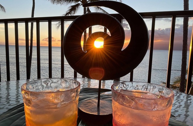 Oceanfront Views! Corner unit! in Lahaina