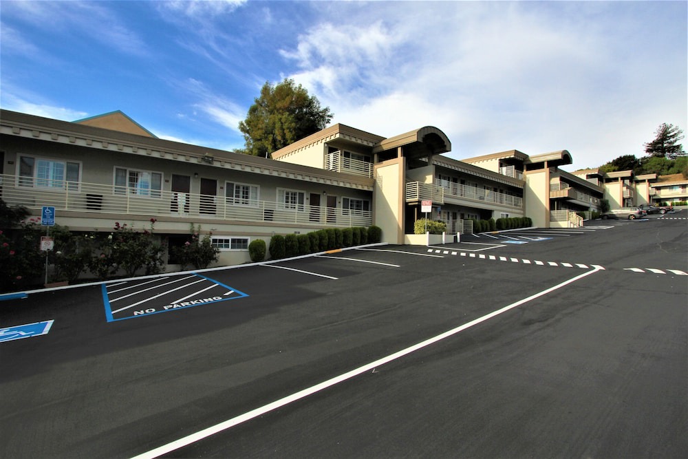 Hayward Hotel | Budget Inn of Hayward