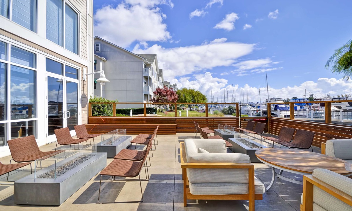 East Peralta Hotel | Homewood Suites by Hilton - Oakland Waterfront