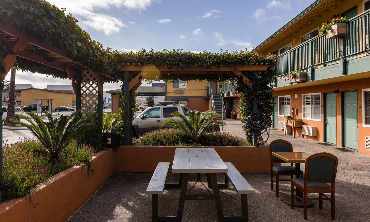 Seaside Hotel | Sand Castle Inn