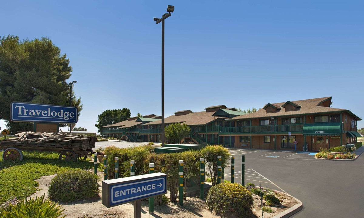 Lemoore Hotel | Travelodge by Wyndham Lemoore Near Naval Air Station