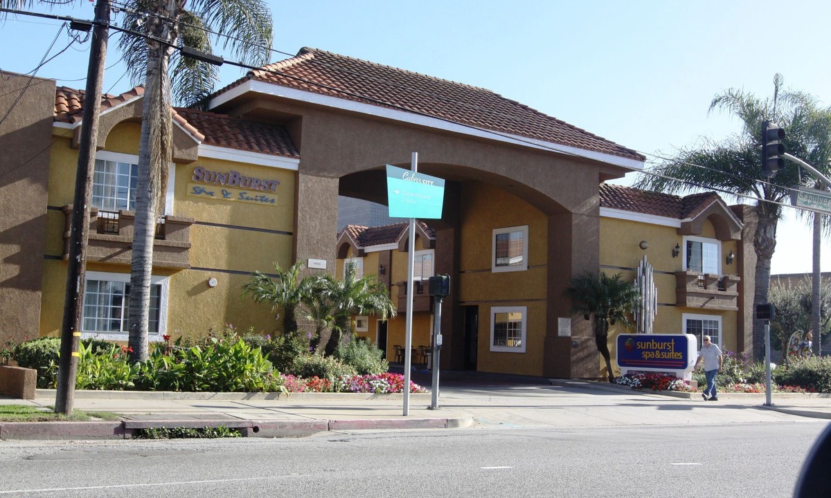 Clarkdale Hotel | Sunburst Spa & Suites Motel