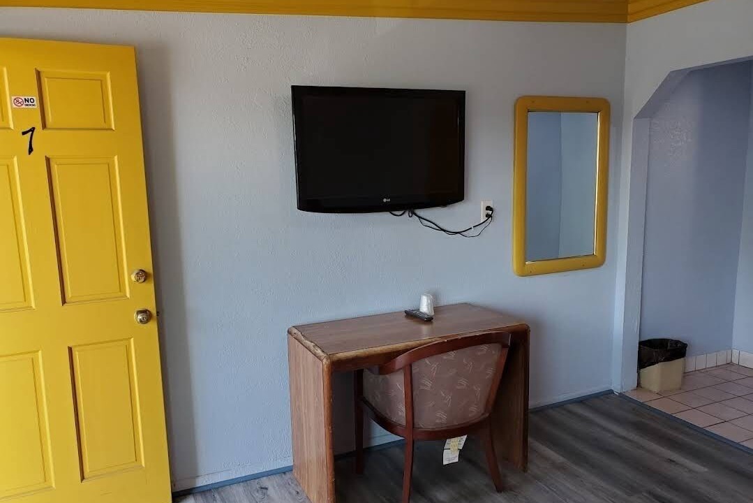 Compton Hotel | Rose Motel