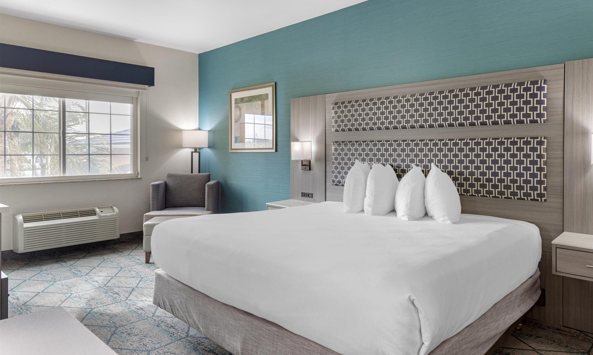 Wasco Hotel | Best Western Plus Wasco Inn & Suites