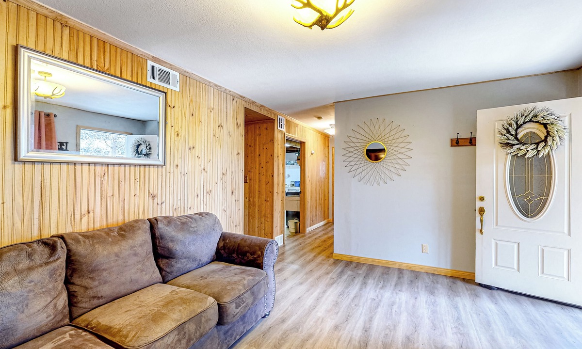 Crestline Cottage | Idyllic Cabin in the Woods: Cozy Crestline Retreat