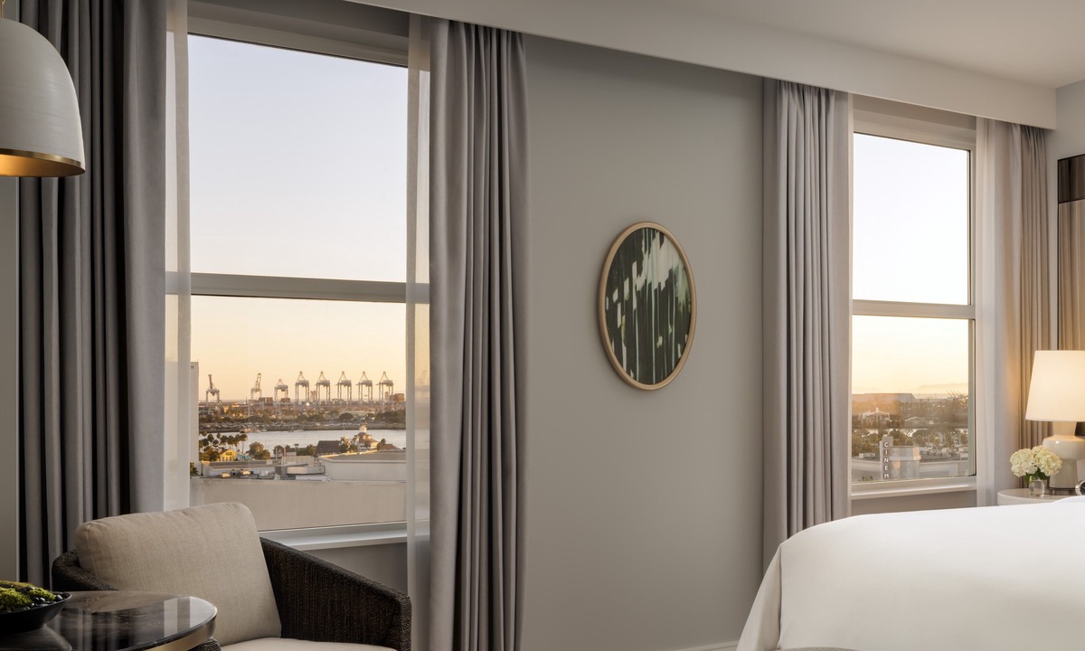 Waterfront Hotel | Fairmont Breakers Long Beach