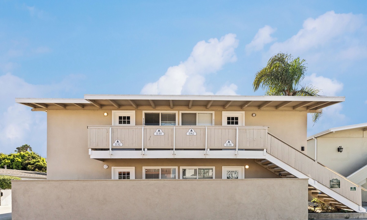 Pierpont Bay Apartment | Sunny Nearly Beachfront Upper Loft 38