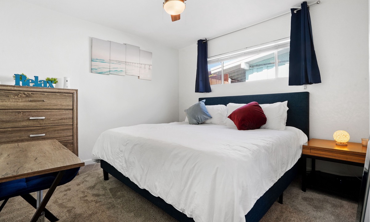 Pierpont Bay Apartment | Green Haven, Arcades, 1 Minute Walk to Beach & Restaurants, 2 King Beds, Kitchen