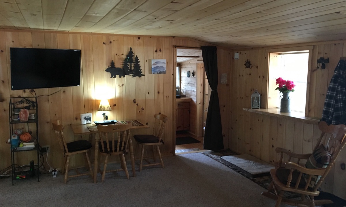 Idyllwild Cabin | Pet friendly cabin-Fully fenced yard! Pets stay free!