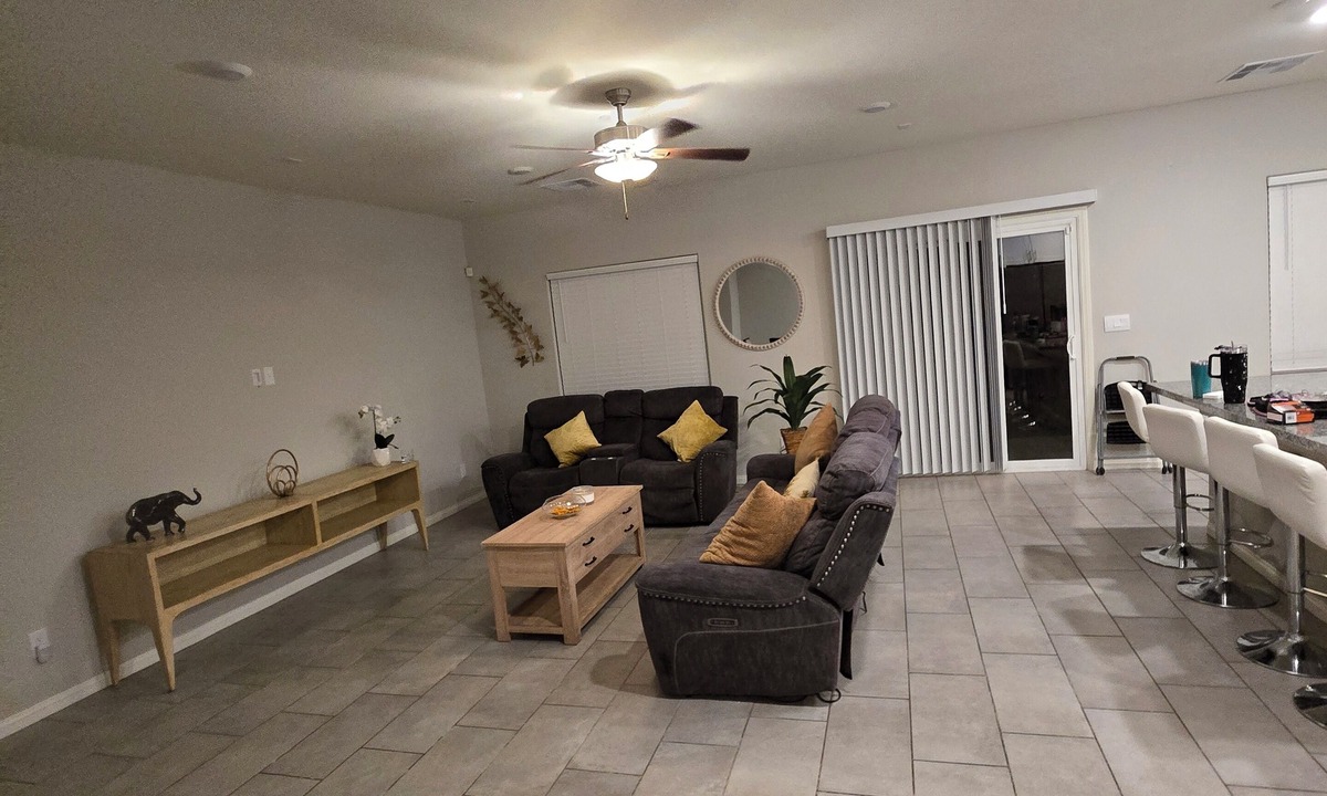Pittmann House | Fabulous 4-bedroom house with AC in Henderson