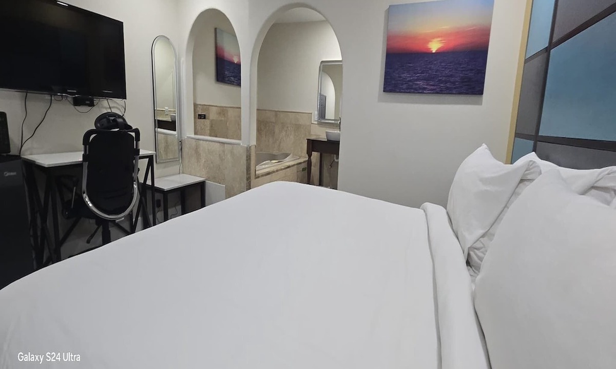 Victorville Apartment | King Bed|Smk|Victorville CA