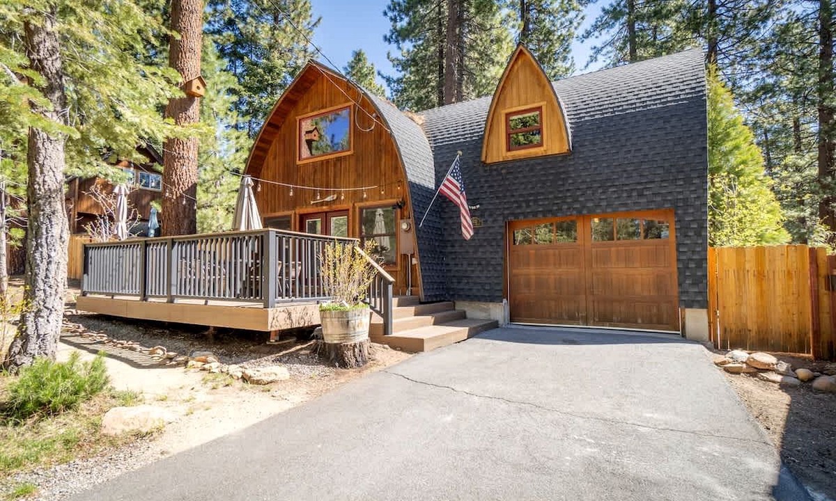 Incline Village Cabin | Stunning Canoe-Frame Cabin with Private Hot Tub near Lake Tahoe Beaches in Incline Village, Nevada