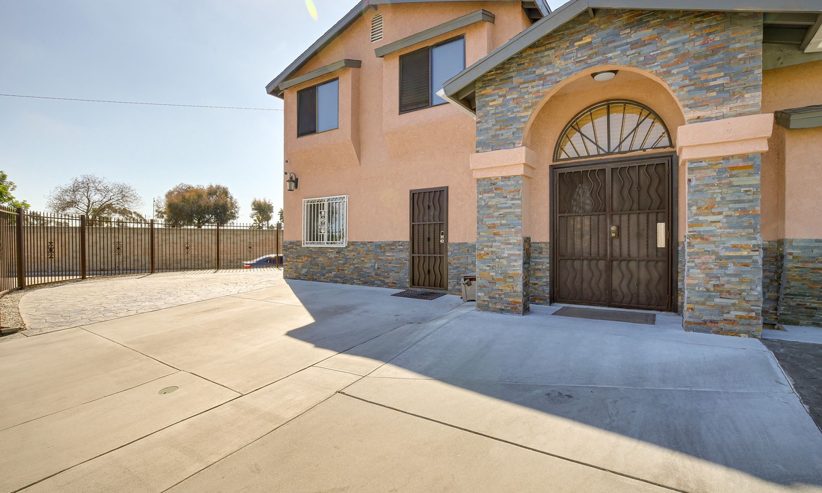 Los Angeles Apartment | 3 Mi to SoFi Stadium! Hidden Gem in Hawthorne