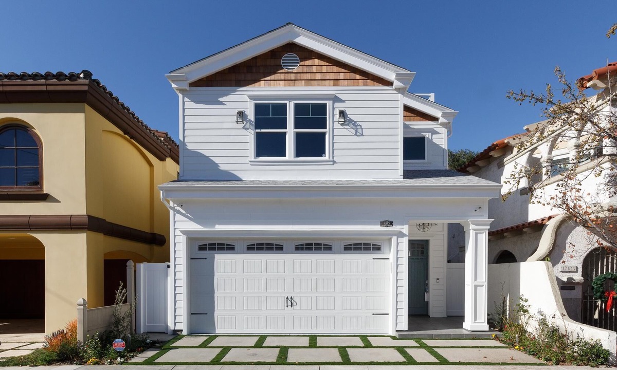 Naples House | Beautiful 2 Story Right by the Canals & Ocean View Belmont Shore With Spa