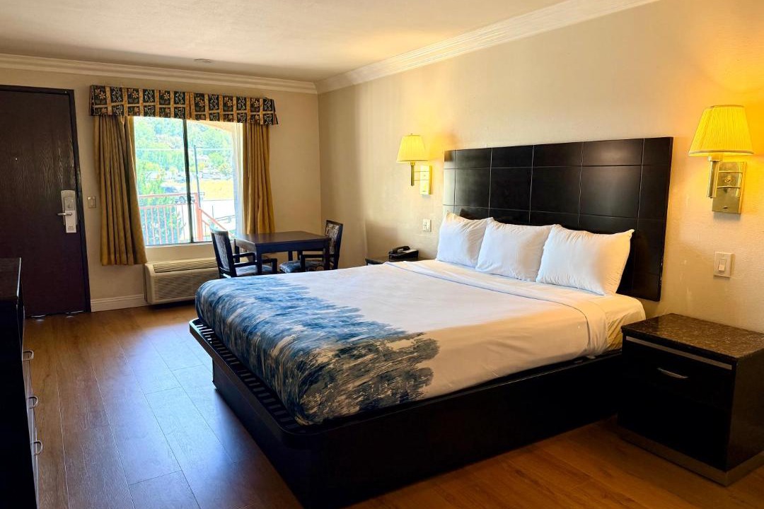 Castaic Hotel | Castaic Inn Six Flags Valencia