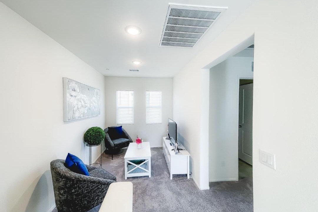 Victorville House | Route 66 Desert Retreat 3 Bedroom Home With Garden