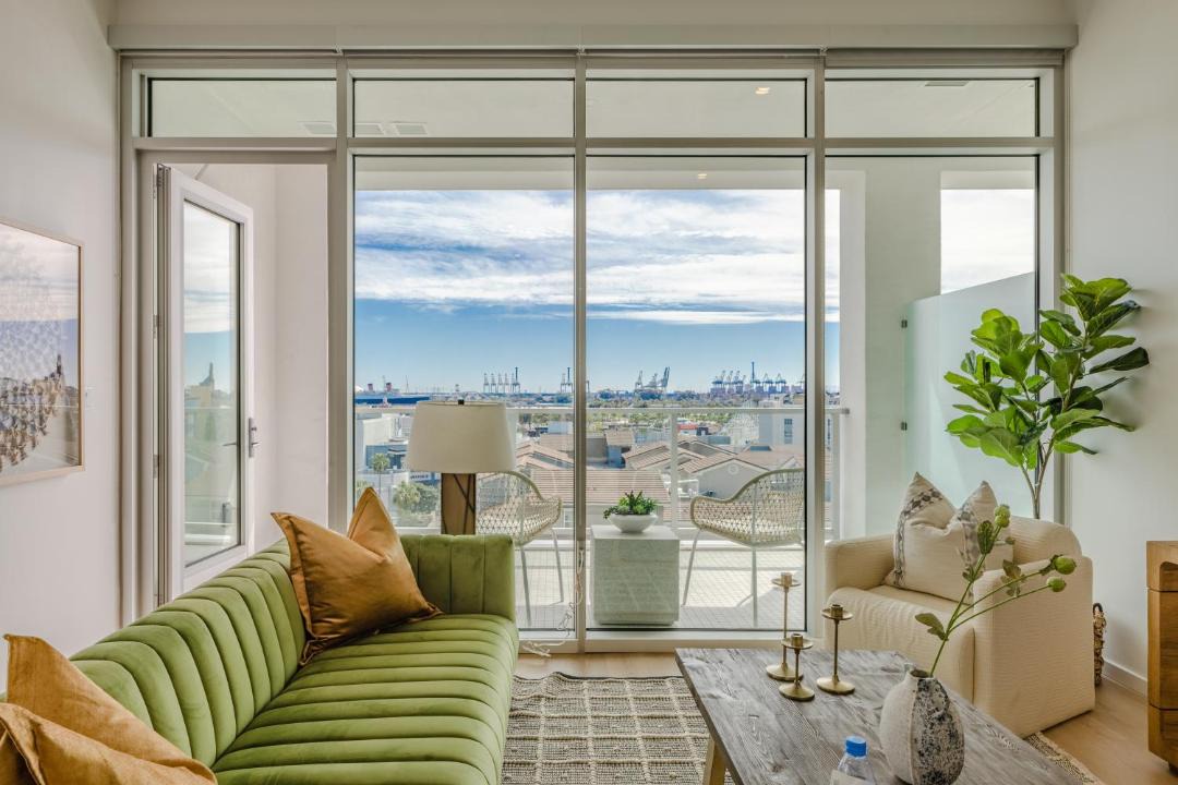 Waterfront Apartment | @ Marbella Lane - Sleek Corner Ocean View